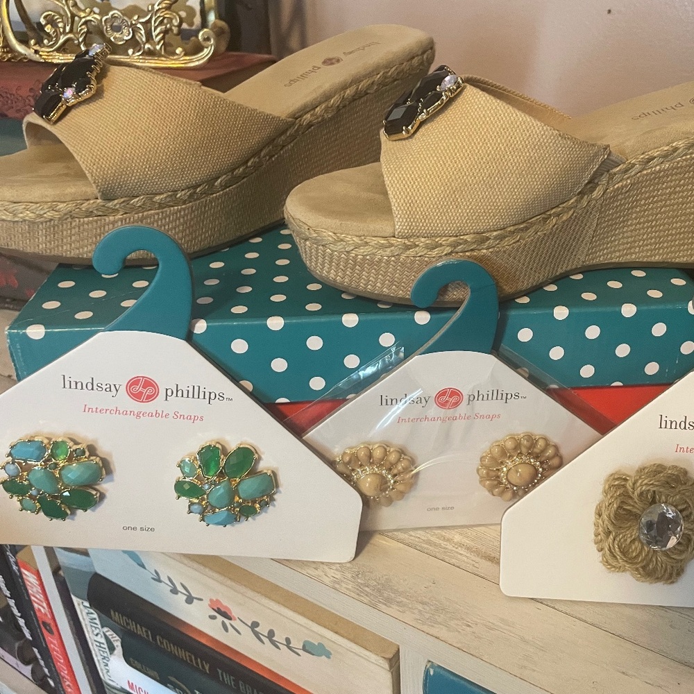 NEW Lindsay Phillips Wedge Sandals with Extra Snaps - Size 8